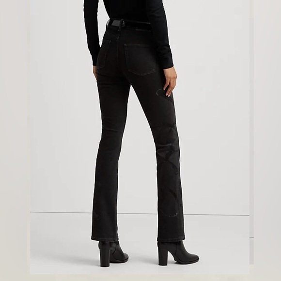 AUTHENTICATED
Belting-Print High-Rise Boot Jean
Lauren - Picture 7 of 15